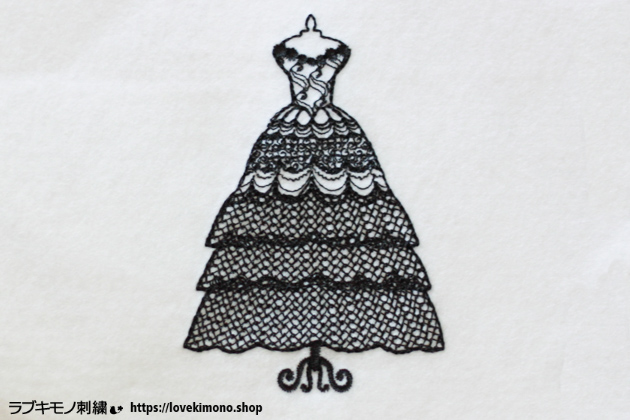 らぶきもの刺しゅうの白雪姫のドレスのミシン刺繍