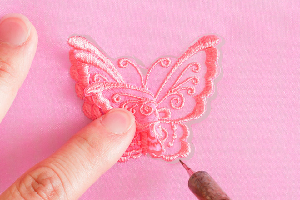 簡単にできる オーガンジー立体刺繍の蝶々 の作り方 ラブキモノ刺繍 公式ホームページ