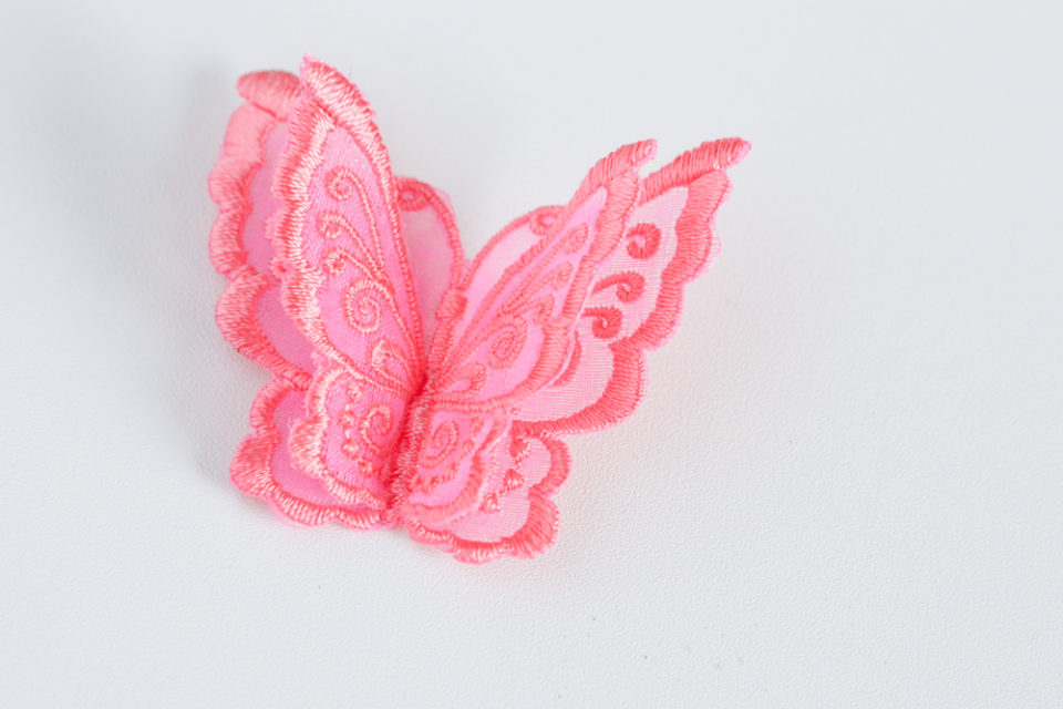 簡単にできる オーガンジー立体刺繍の蝶々 の作り方 ラブキモノ刺繍 公式ホームページ